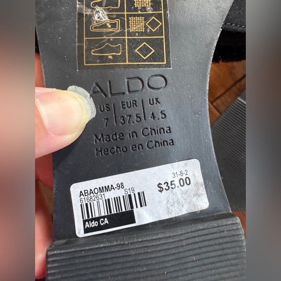 Aldo Tassel black with gold medal band sandals - size 7 - Picture 5 of 5